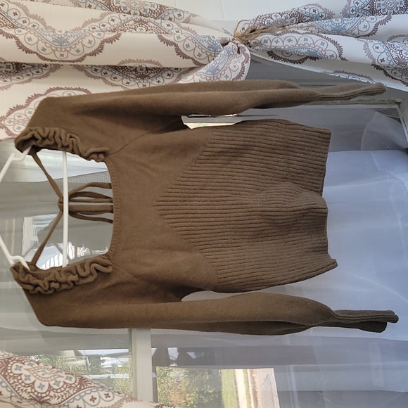 Cliché Square Neck Sweater - Picture 2 of 4